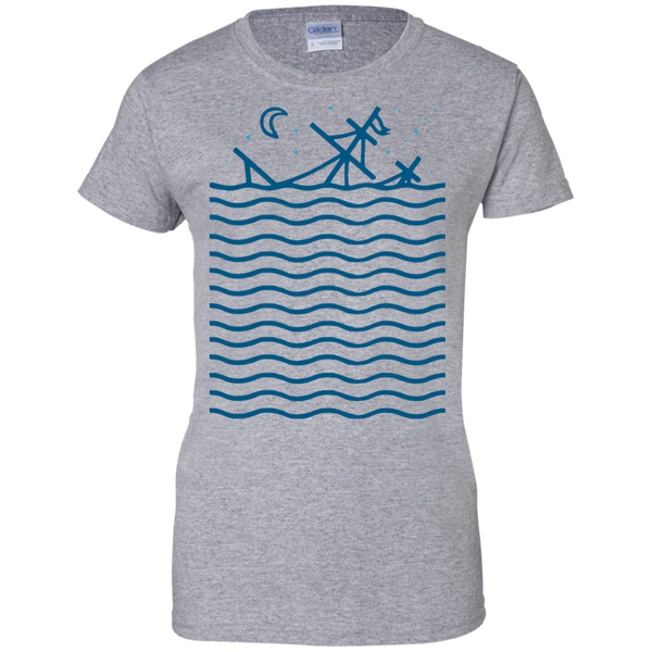 sinking ship  T-Shirt